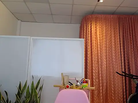 Snapshot of Manuela_lara_ chatting on October 23, 2025, 2:27 pm Manuela lara  online show from October 23, 2025, 2:27 pm