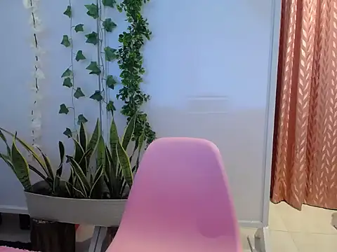 Snapshot of Manuela_lara_ chatting on October 8, 2025, 4:19 pm Manuela lara  online show from October 8, 2025, 4:19 pm