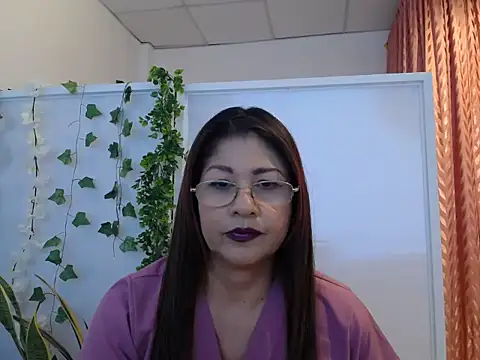 Manuela lara  online show from September 8, 2025, 3:55 pm