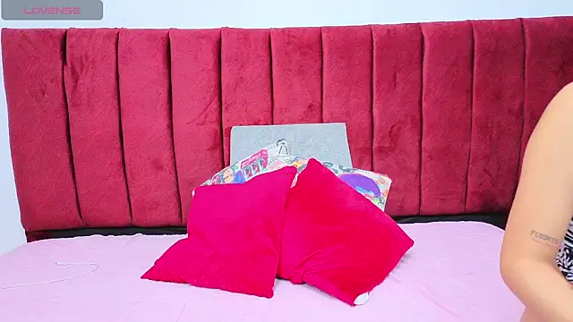 Veronica Mae online show from September 17, 2025, 4:03 am