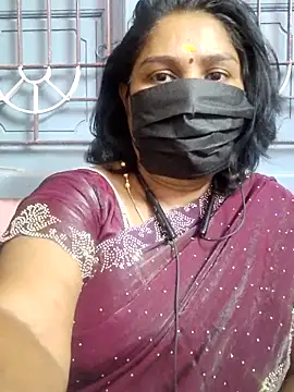 Snapshot of Tamil_Azhaghi25 chatting on May 18, 2026, 5:40 pm Tamil Azhaghi25 online show from May 18, 2026, 5:40 pm