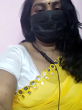 Snapshot of Tamil_Azhaghi25 chatting on February 7, 2026, 7:11 pm Tamil Azhaghi25 online show from February 7, 2026, 7:11 pm