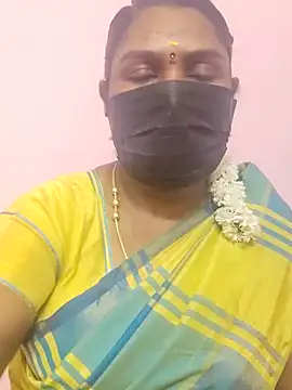 Snapshot of Tamil_Azhaghi25 chatting on September 12, 2025, 5:02 pm Tamil Azhaghi25 online show from September 12, 2025, 5:02 pm