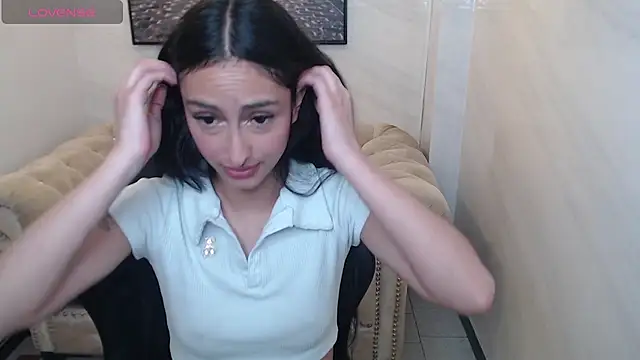 Snapshot of Tifany_v chatting on October 24, 2025, 1:10 pm Tifany v online show from October 24, 2025, 1:10 pm