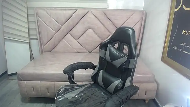 Snapshot of Tifany_v chatting on September 28, 2025, 1:07 pm Tifany v online show from September 28, 2025, 1:07 pm