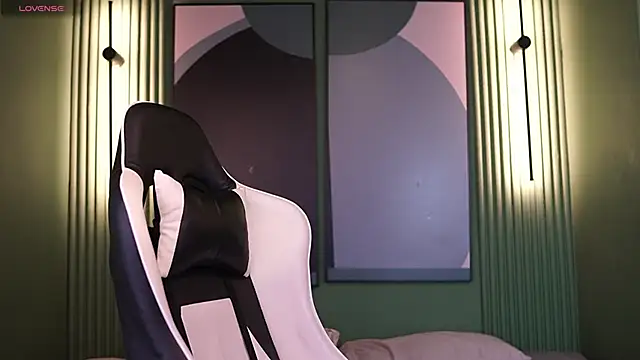 Tayler Kim online show from October 9, 2025, 6:30 pm