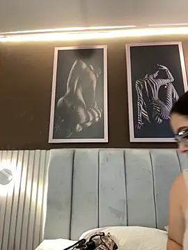 Tayler Kim online show from December 15, 2025, 6:36 pm