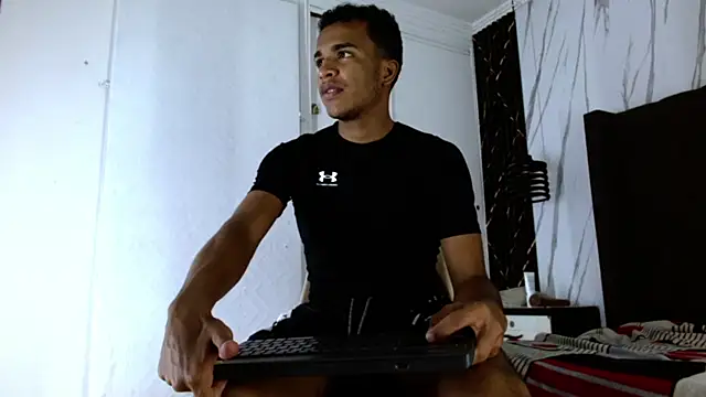 Snapshot of aston_xvera chatting on October 14, 2025, 3:40 am aston xvera online show from October 14, 2025, 3:40 am