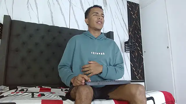 Snapshot of aston_xvera chatting on October 10, 2025, 3:29 am aston xvera online show from October 10, 2025, 3:29 am