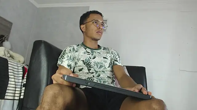 aston xvera online show from November 27, 2025, 9:37 pm