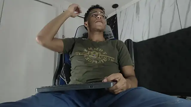 aston xvera online show from November 18, 2025, 3:10 am