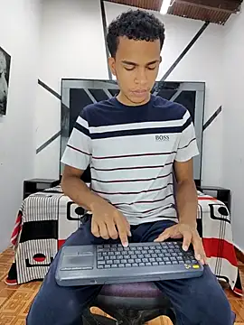 Snapshot of aston_xvera chatting on September 24, 2025, 7:31 pm aston xvera online show from September 24, 2025, 7:31 pm