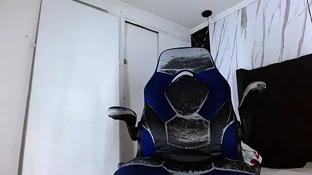 Snapshot of aston_xvera chatting on October 15, 2025, 3:38 am aston xvera online show from October 15, 2025, 3:38 am