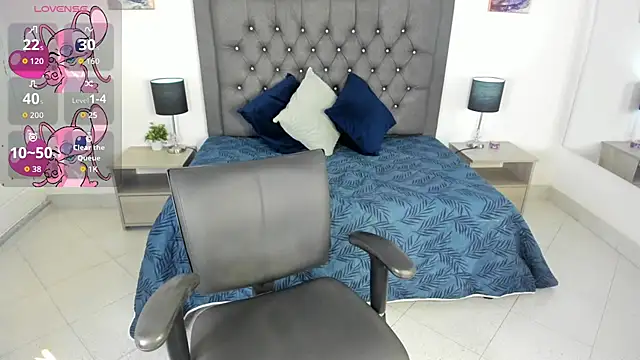 Snapshot of dulce_fresa_ chatting on October 27, 2025, 3:29 am dulce fresa  online show from October 27, 2025, 3:29 am