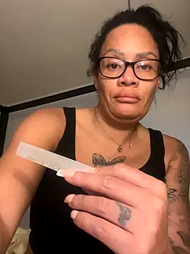 sugarsweetie8000 online show from September 23, 2025, 9:11 pm