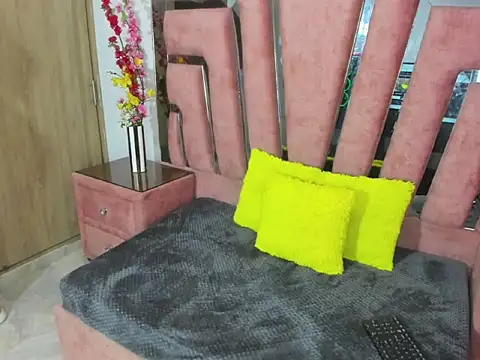 Snapshot of MaraKarly chatting on February 6, 2026, 7:32 pm MaraKarly online show from February 6, 2026, 7:32 pm