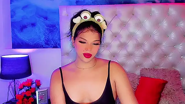 Snapshot of Valeria_Swett_ chatting on February 22, 2026, 8:43 pm Valeria Swett online show from February 22, 2026, 8:43 pm