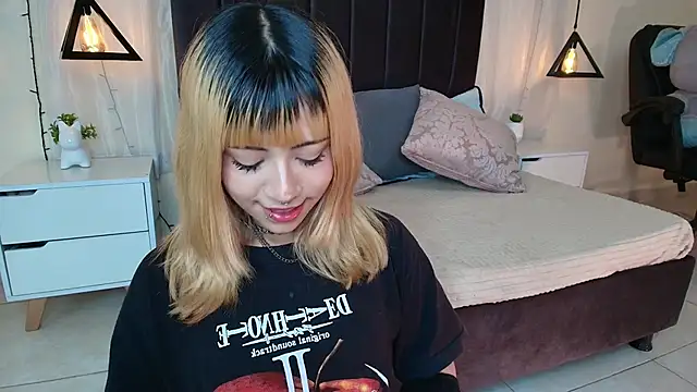 IvyBelle  online show from October 6, 2025, 11:44 am