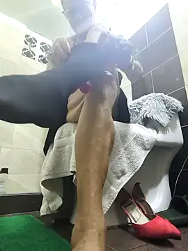 Snapshot of MaryLunne chatting on September 27, 2025, 12:39 am MaryLunne online show from September 27, 2025, 12:39 am