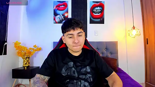 Nicolas James Sc online show from November 5, 2025, 1:47 pm