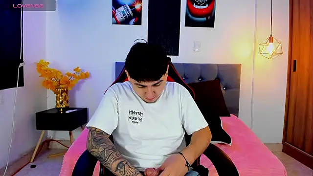 Nicolas James Sc online show from November 25, 2025, 2:28 pm