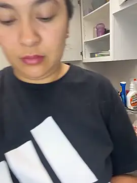 Snapshot of latina_curvy22 chatting on September 22, 2025, 9:43 pm latina curvy22 online show from September 22, 2025, 9:43 pm