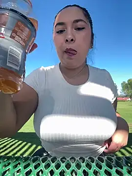 latina curvy22 online show from February 8, 2026, 7:55 pm