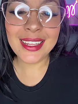 Snapshot of latina_curvy22 chatting on September 16, 2025, 6:20 pm latina curvy22 online show from September 16, 2025, 6:20 pm