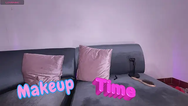 Snapshot of regina_mills_milk chatting on October 4, 2025, 4:03 am regina mills milk online show from October 4, 2025, 4:03 am