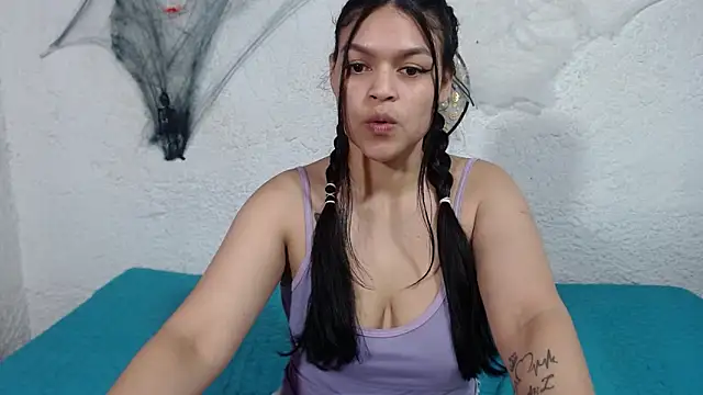 Snapshot of alise_coronado chatting on October 23, 2025, 12:04 pm alise coronado online show from October 23, 2025, 12:04 pm