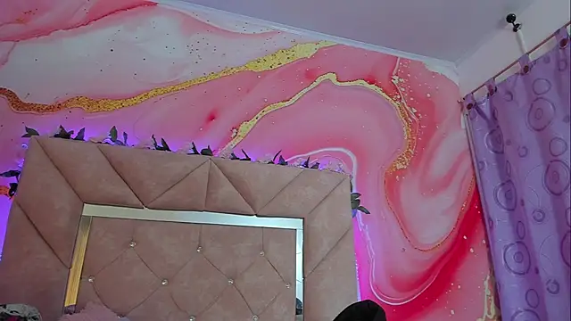 Taylor oriana  online show from September 30, 2025, 11:05 am