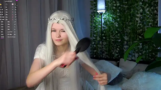 LynHillaire online show from March 12, 2026, 12:20 pm