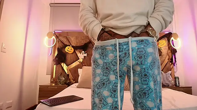 Snapshot of genessis__david chatting on October 11, 2025, 4:24 am genessis  david online show from October 11, 2025, 4:24 am