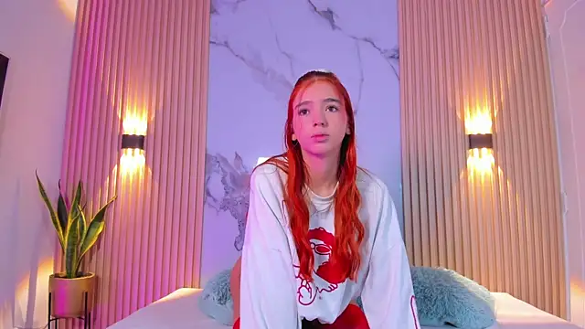 Snapshot of Alana_333 chatting on October 3, 2025, 11:45 am Alana 333 online show from October 3, 2025, 11:45 am