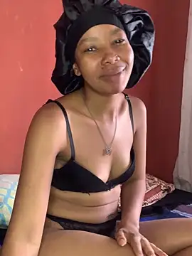 Snapshot of Pretty_Beauty chatting on October 16, 2025, 8:33 am Pretty Beauty online show from October 16, 2025, 8:33 am