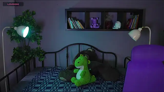 Snapshot of Mystic_blue chatting on February 23, 2026, 12:39 pm Mystic blue online show from February 23, 2026, 12:39 pm