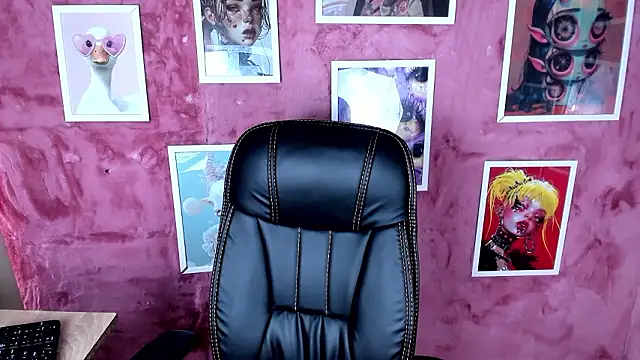 Snapshot of Mystic_blue chatting on February 2, 2026, 12:37 pm Mystic blue online show from February 2, 2026, 12:37 pm