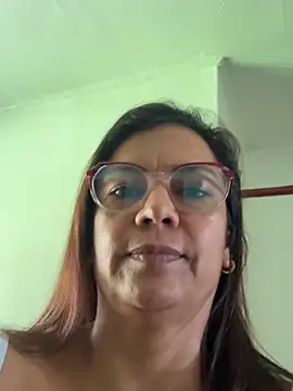 YadiraOrozco online show from November 9, 2025, 2:43 pm