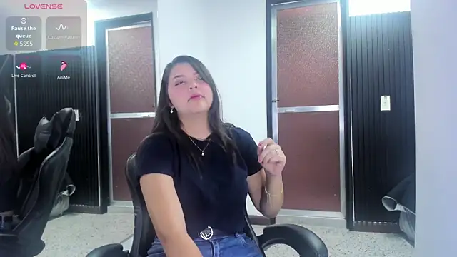 Snapshot of Charlotte-Star chatting on September 25, 2025, 7:42 pm Charlotte-Star online show from September 25, 2025, 7:42 pm