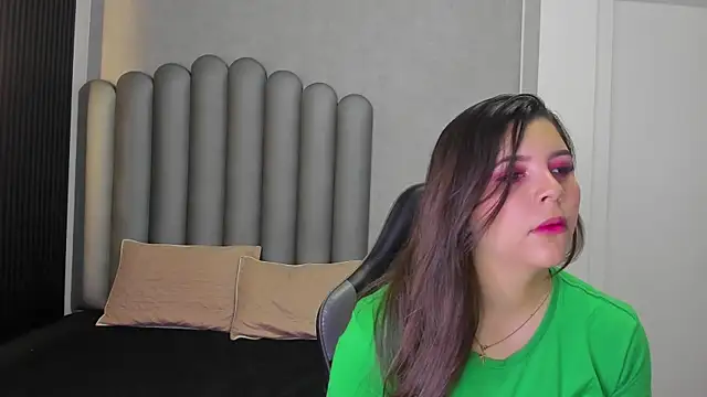 Charlotte-Star online show from December 2, 2025, 7:48 pm