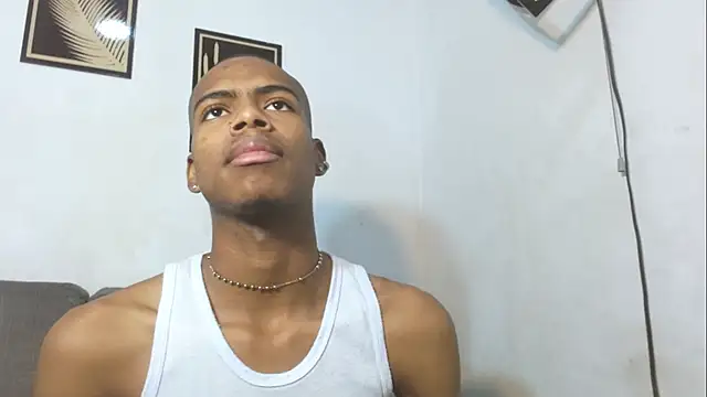 Snapshot of criss_zuri chatting on September 22, 2025, 11:27 am criss zuri online show from September 22, 2025, 11:27 am