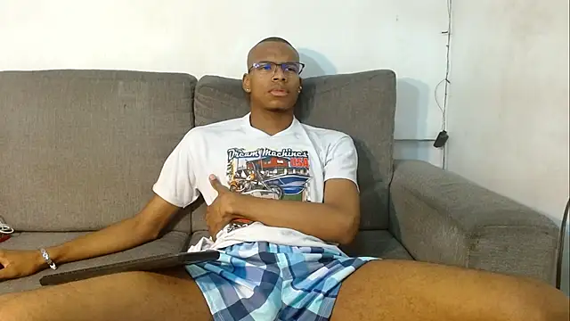 Snapshot of criss_zuri chatting on October 27, 2025, 11:55 am criss zuri online show from October 27, 2025, 11:55 am