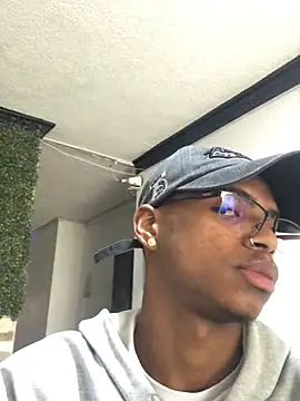 criss zuri online show from February 16, 2026, 1:21 pm