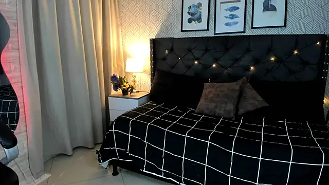 Snapshot of sophie__blare chatting on February 13, 2026, 7:14 pm sophie blare online show from February 13, 2026, 7:14 pm