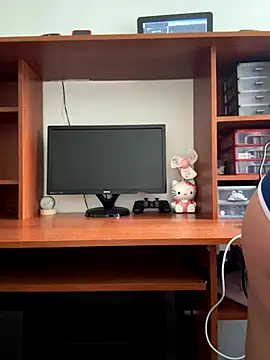 Snapshot of Yui-Ch06 chatting on October 13, 2025, 3:35 pm Yui-Ch06 online show from October 13, 2025, 3:35 pm