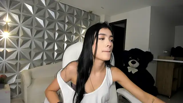 zoerouse  online show from January 7, 2026, 8:25 pm