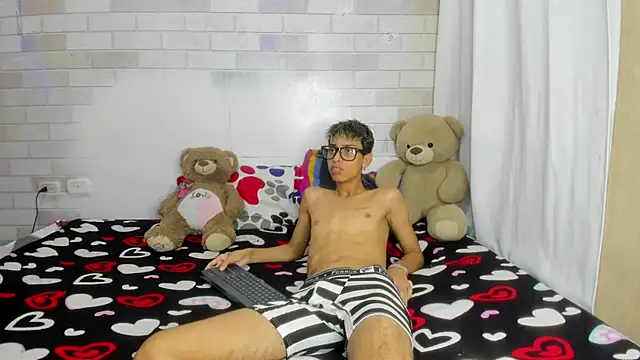 Snapshot of sex_deep777 chatting on October 24, 2025, 2:32 am sex deep777 online show from October 24, 2025, 2:32 am