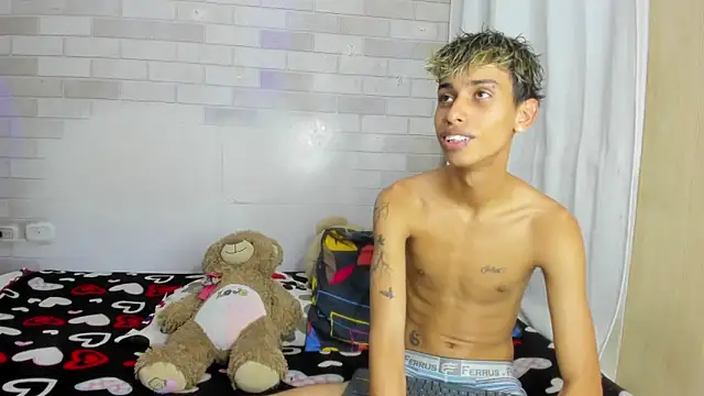 Snapshot of sex_deep777 chatting on October 28, 2025, 2:34 am sex deep777 online show from October 28, 2025, 2:34 am