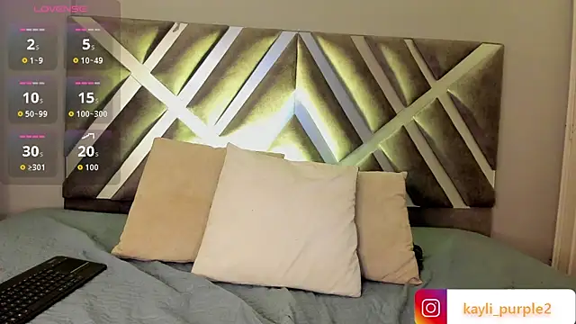 Snapshot of kaylii_purple chatting on October 11, 2025, 4:13 am kaylii purple online show from October 11, 2025, 4:13 am