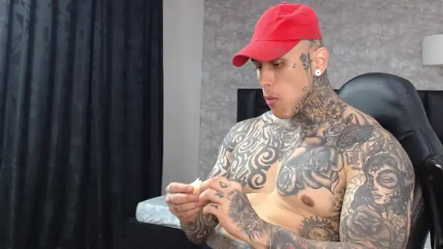 aaron flex online show from September 9, 2025, 12:58 pm